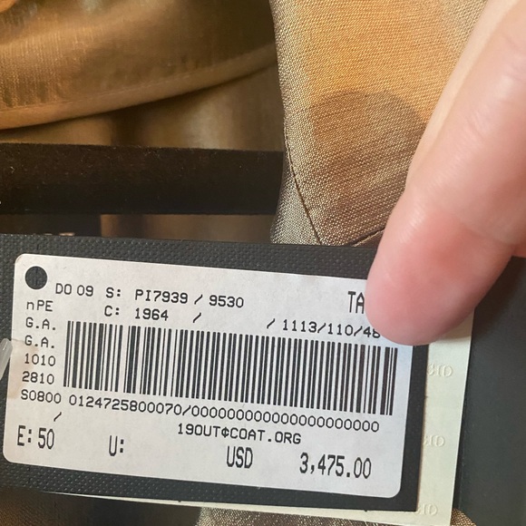 New Giorgio Armani Silk Coat - Picture 9 of 9